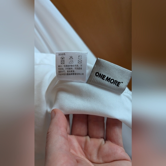 Disney white button down top size M - Picture 2 of 7